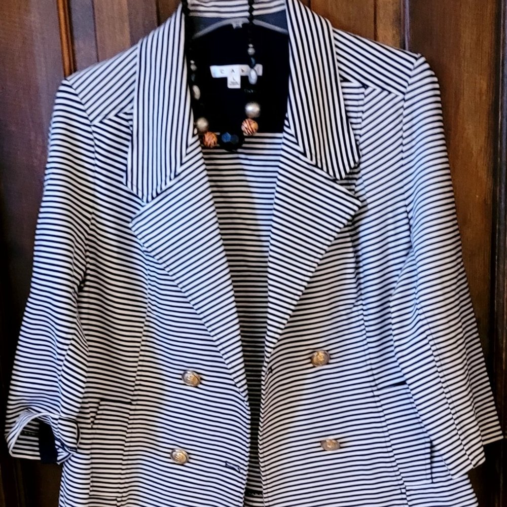 Cabi Women Large Black and White Golden Buttons 2 pockets Blazer
